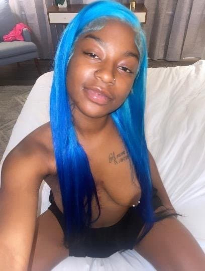 Click to view full size Homegrownfreaks 5 do you know her??