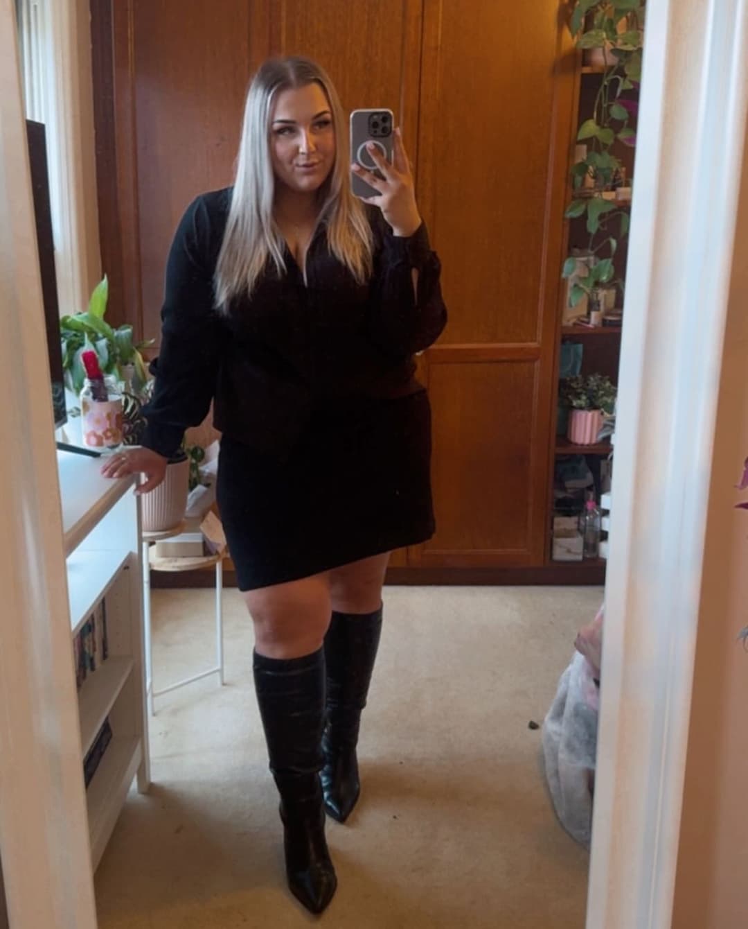 Kik fitfunseeker to discuss this blonde Aussie bbw and her fuckable face and DSLs. Tribs, edits, cap