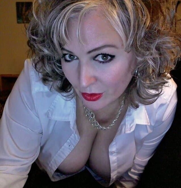 Gorgeous busty classy milf Anna