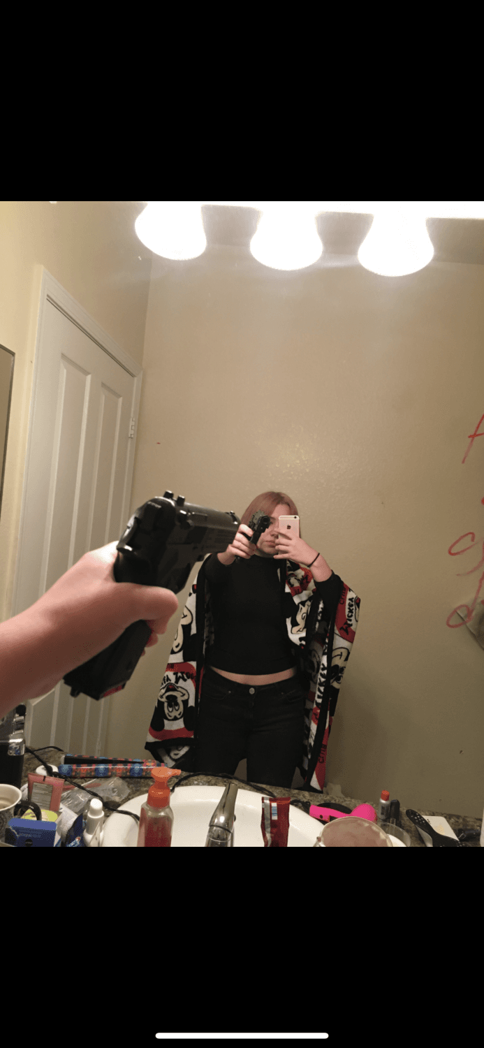 Discord slut didn’t realize she posted her nudes in a public channel