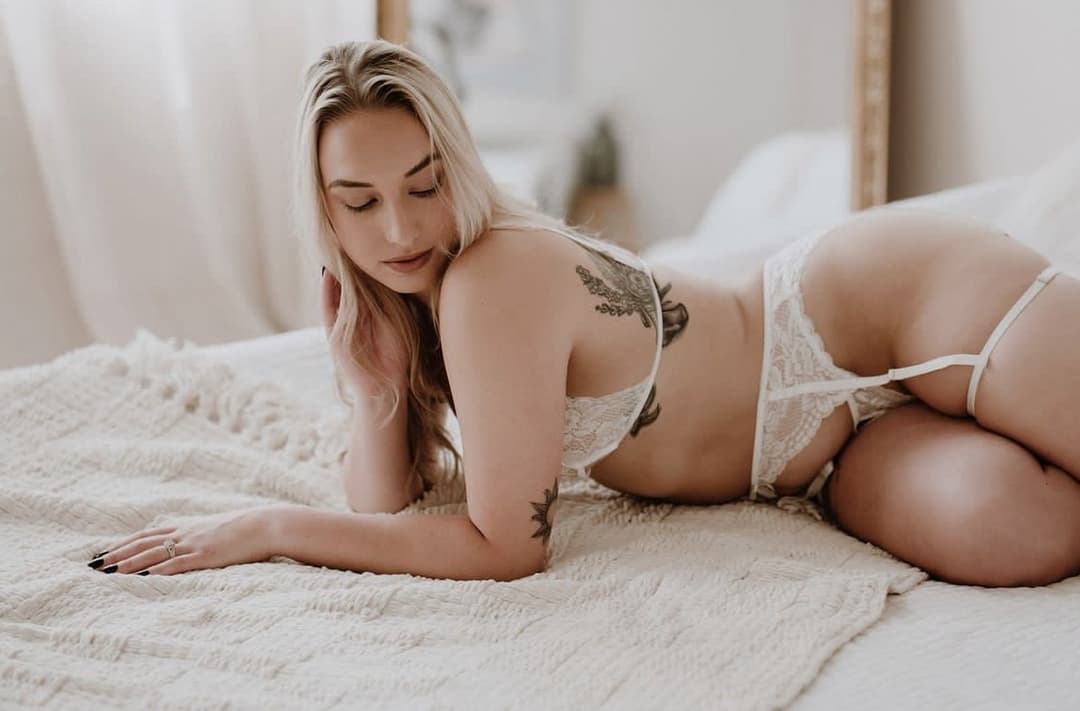 26: Submission - Alexia