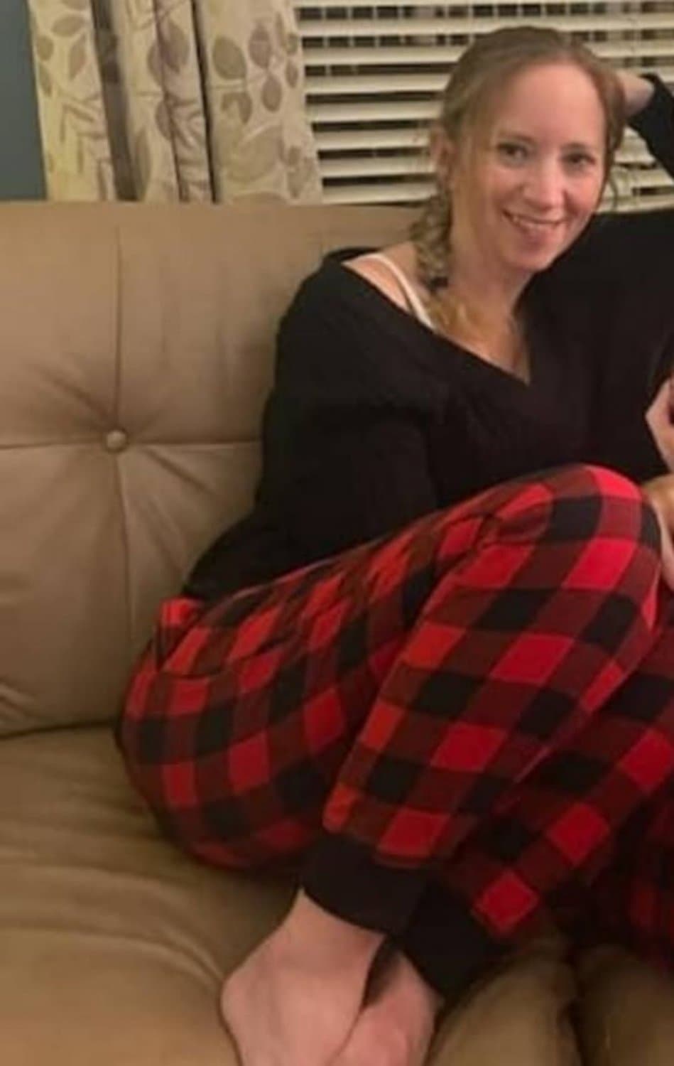 Sexy 43yo milf Carrie Anne Goodwin