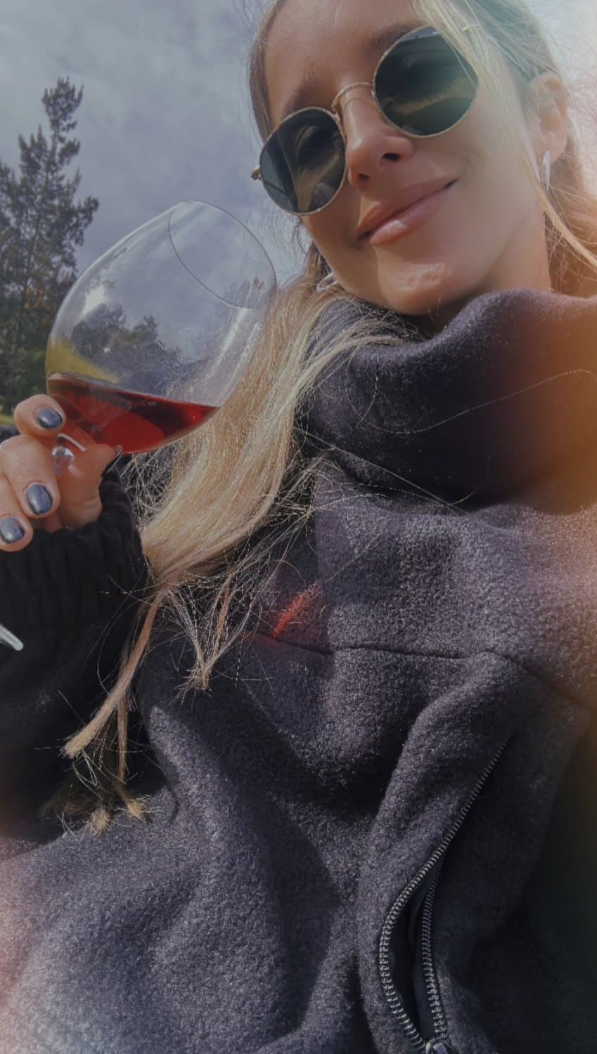 Click to view full size Good girls drink wine, bad girls make you beg for a taste