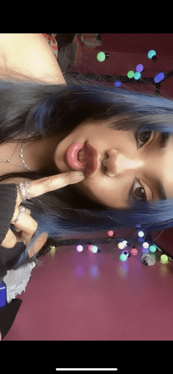 BUSTY INDIAN GIRLFRIEND LOVES WHITE COCK