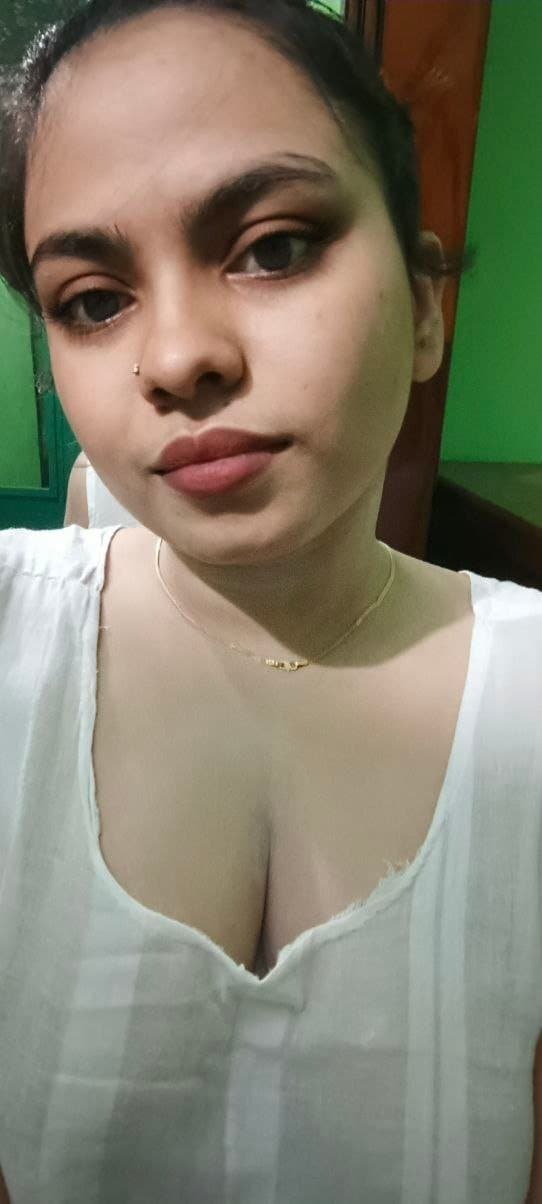 sexy Indian figure Hijab cute and sexy face giving blowjob and getting fucked leaked pics