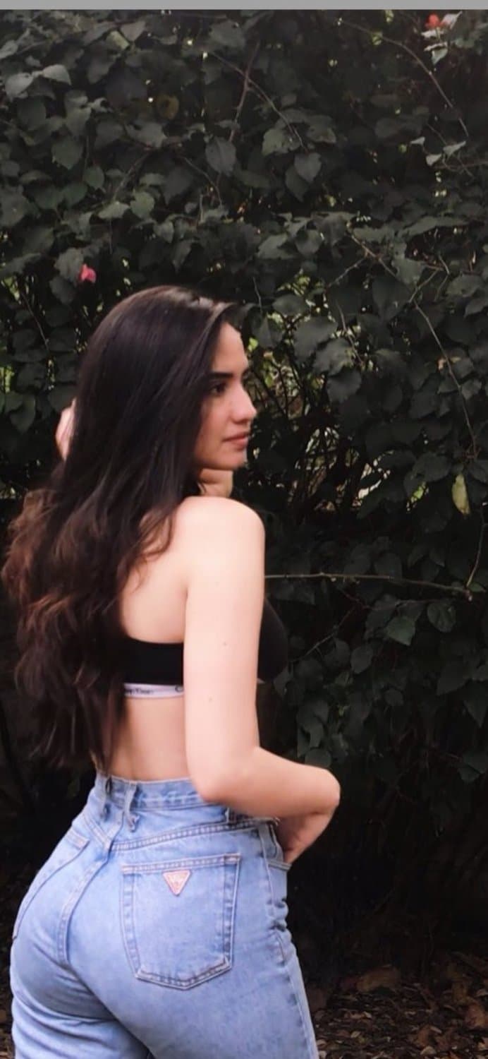 Slim thick former slut white Honduras thick latina big tits and fat ass