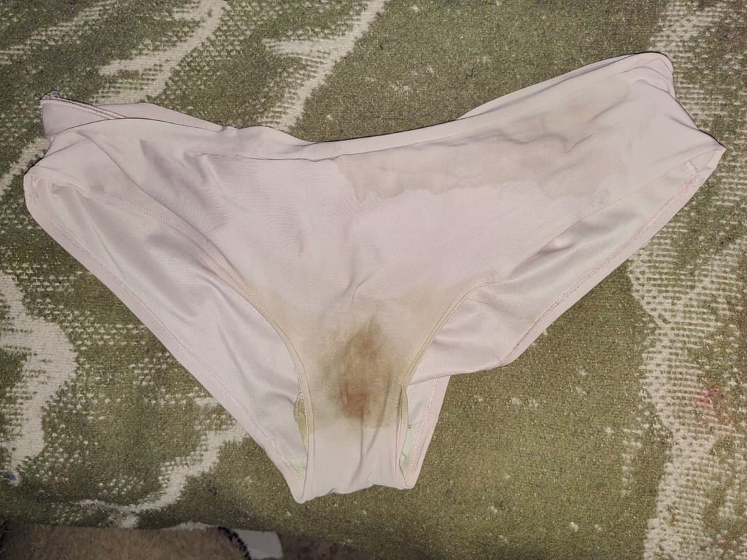 Calzones y tangas sucias de mi tía ??