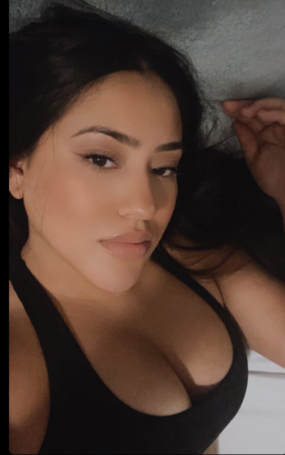 Latina teen cutie forgot to logout Snapchat on campus computer