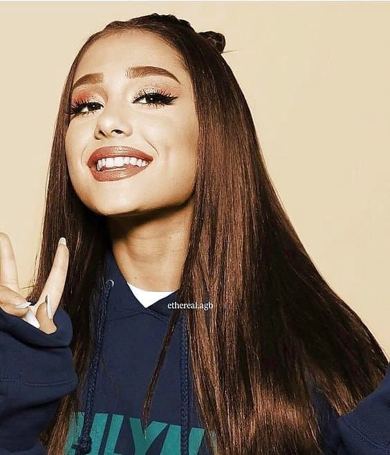 More Ariana Grande face/lips porn to goon to ?