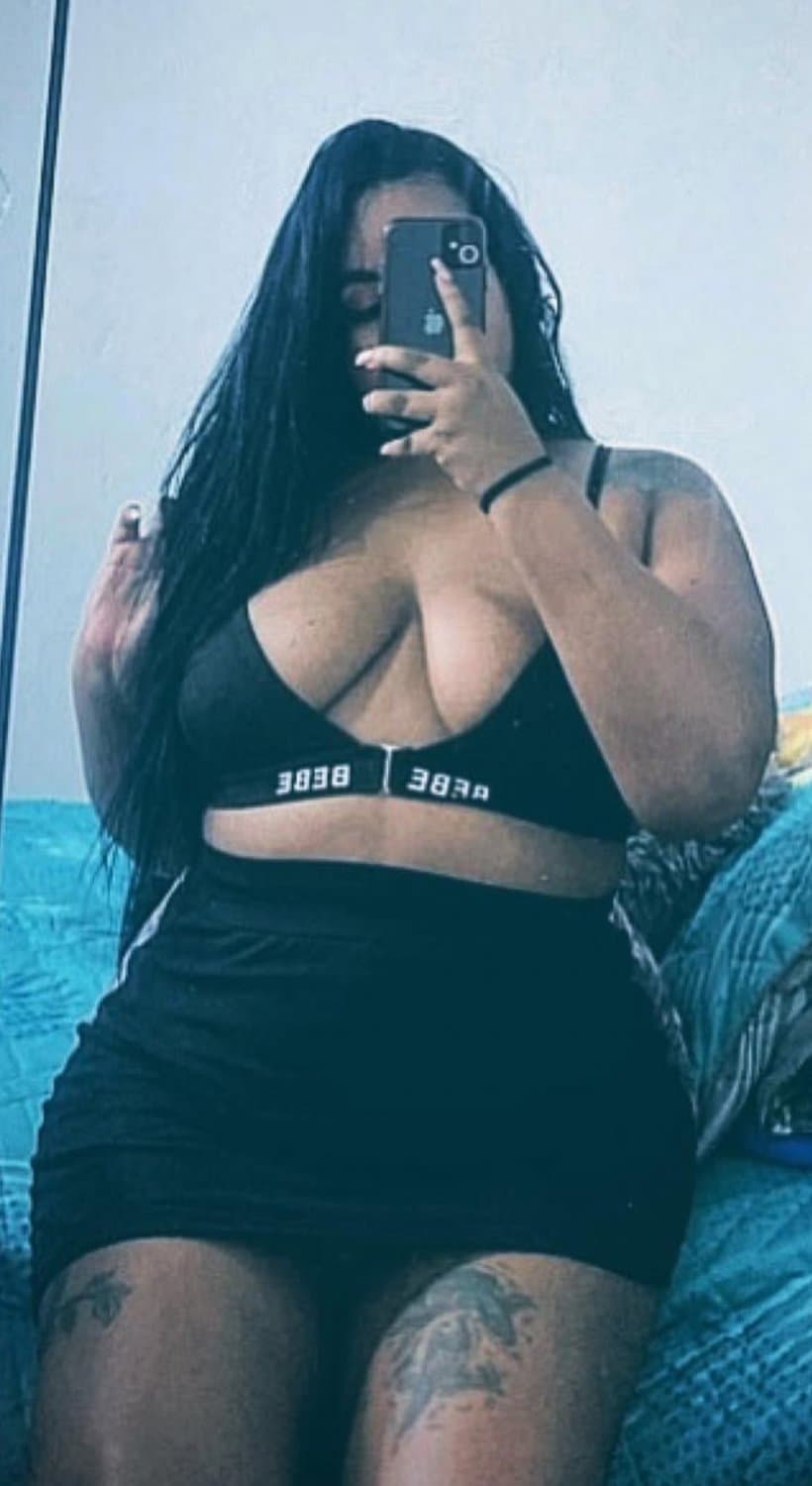 esa chica latina Vanesa Charlotte 027 esta muy hermosa y muy porno?????????