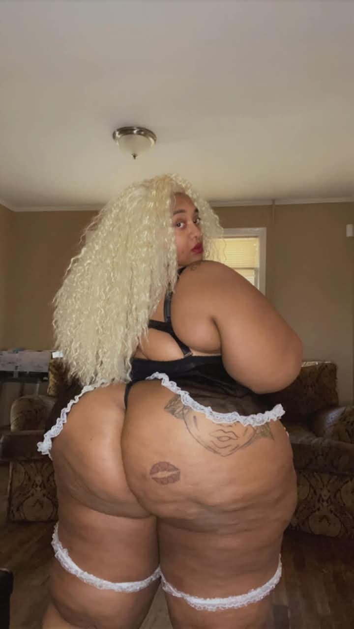 HUGE SSBBW SEXY ASS BOOTY