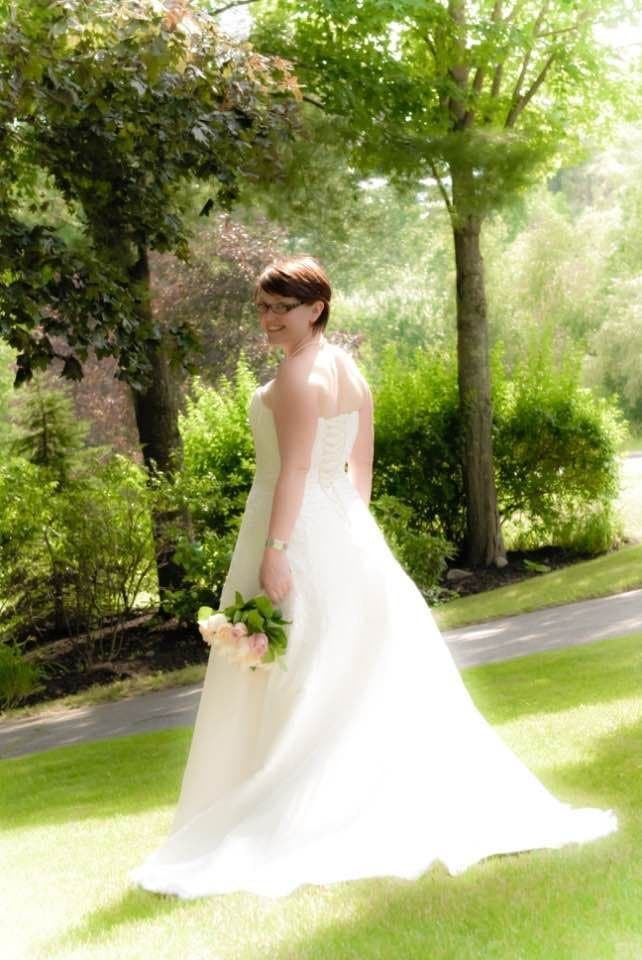 Nerdy wife has leg shaking orgasm