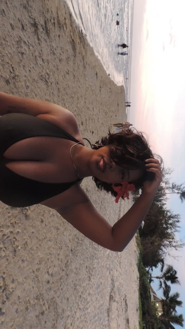 Click to view full size Islander fuckpig with big tits