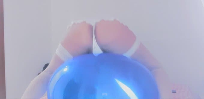 Gillyzinha Mew dois dedos não é o suficiente