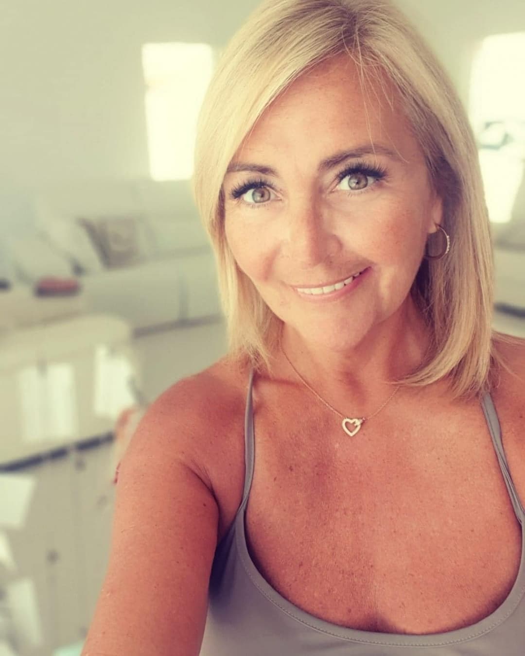 Ann Cath mature beauty