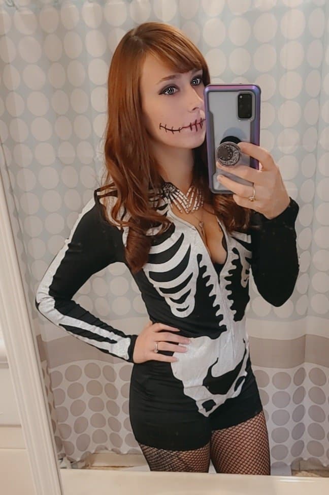 Halloween amateur slut blowjob and tease