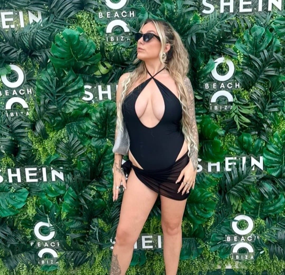 Hot tatted big titty blonde slut chav uk dsl brown eyes