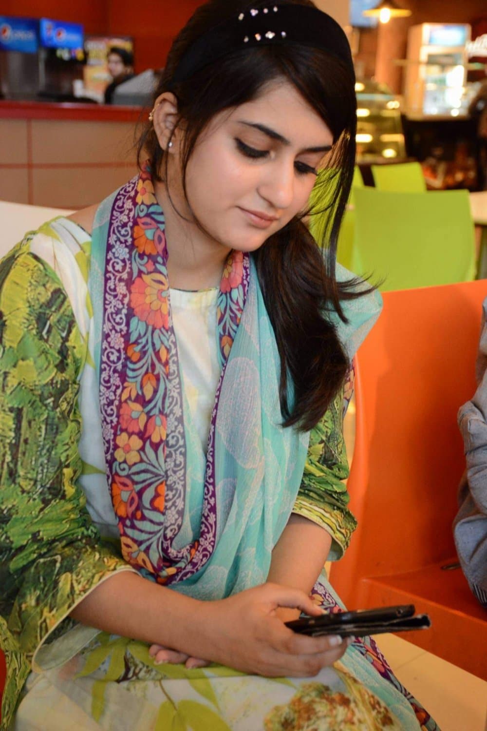 Click to view full size Pakistani girl sexy Resham gul Insta reshug1212 snap reshu121 num 03422278042