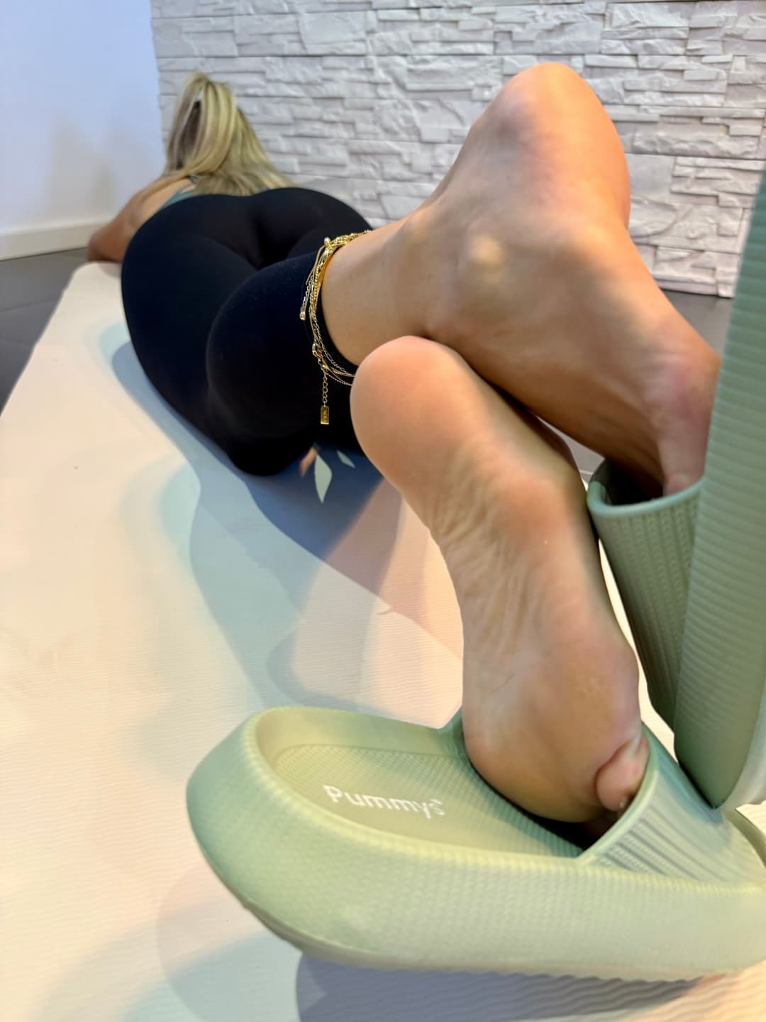 Blonde MILF with big soles