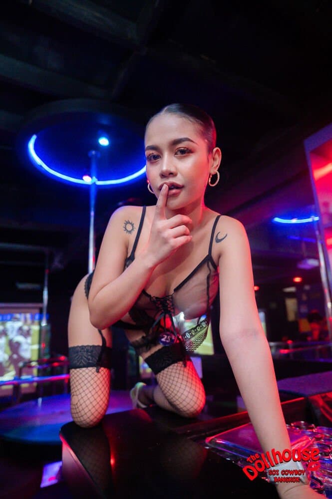 Bangkok teen girl street