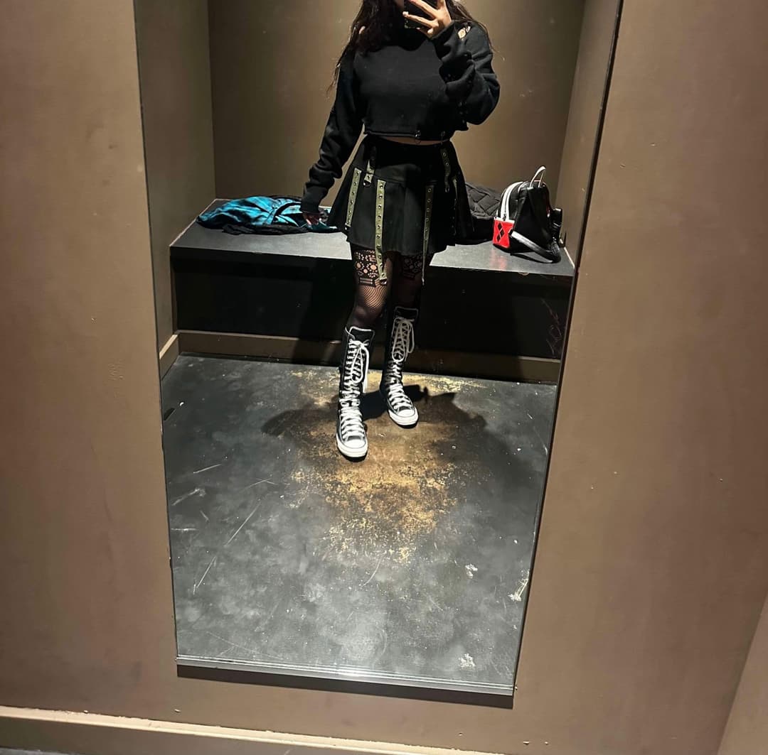 Who has more of Danielle or has met her? ? (18+)! (Chicago)