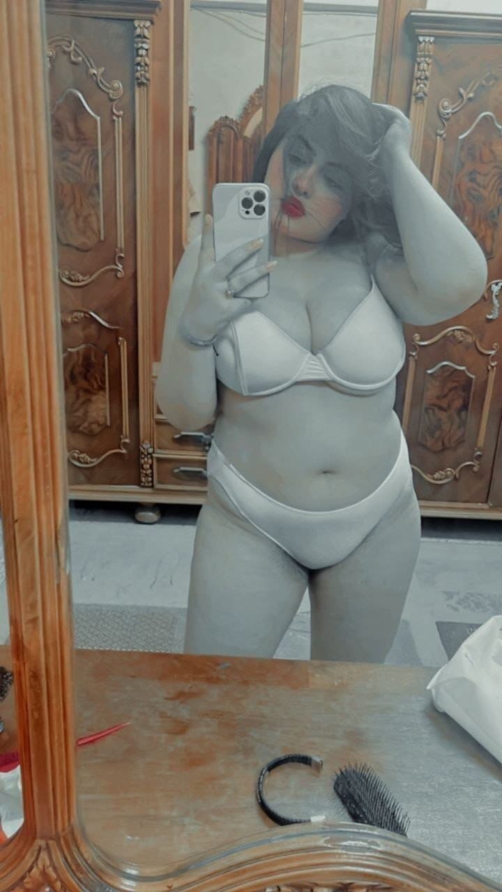 Click to view full size Arab Syrian queen ? ?