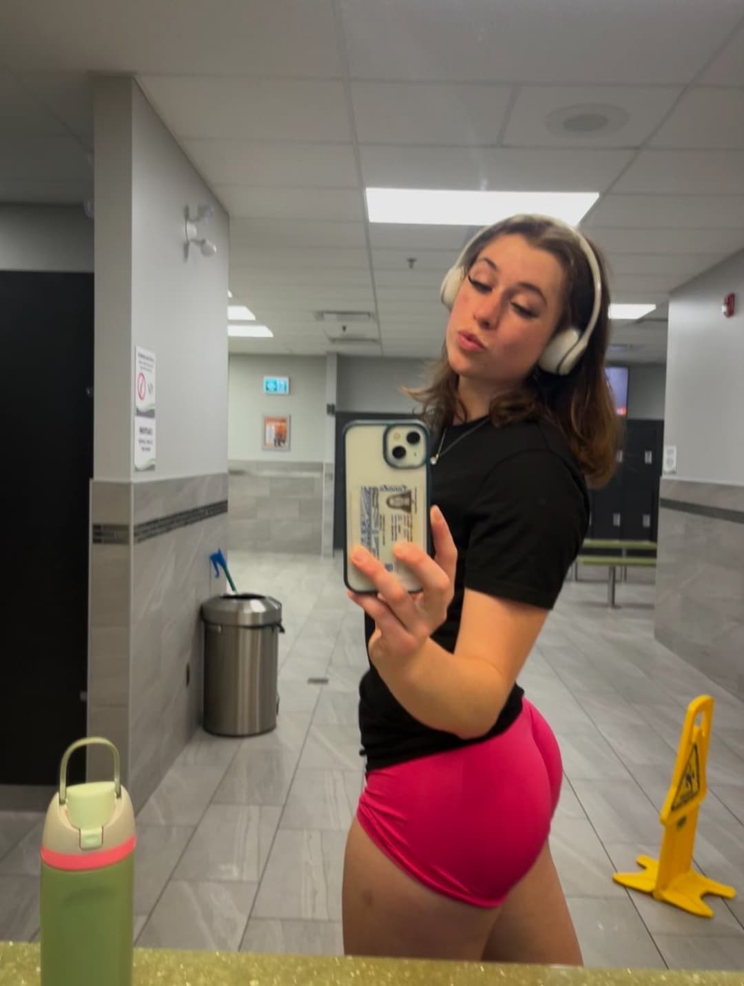 Click to view full size Which sister is hotter Skylar and Alexis