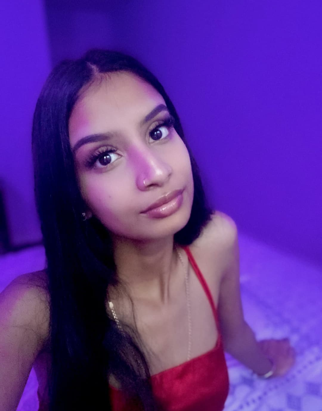 Guy wants to know if yall think his gf is sexy or not? Comment wht yall think and would do?