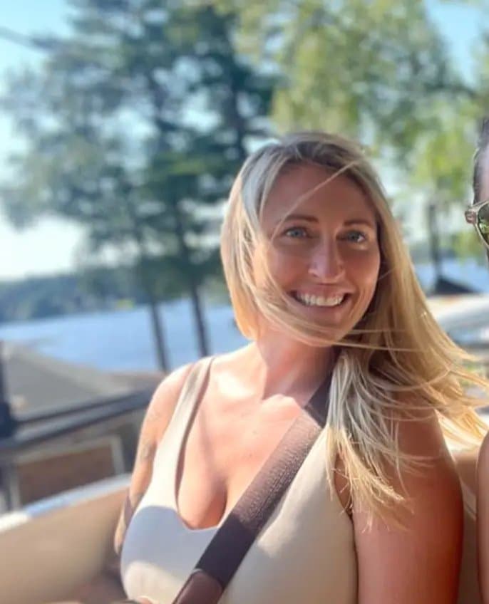 My sexy ass milf step sister. X: Johndoeg1y