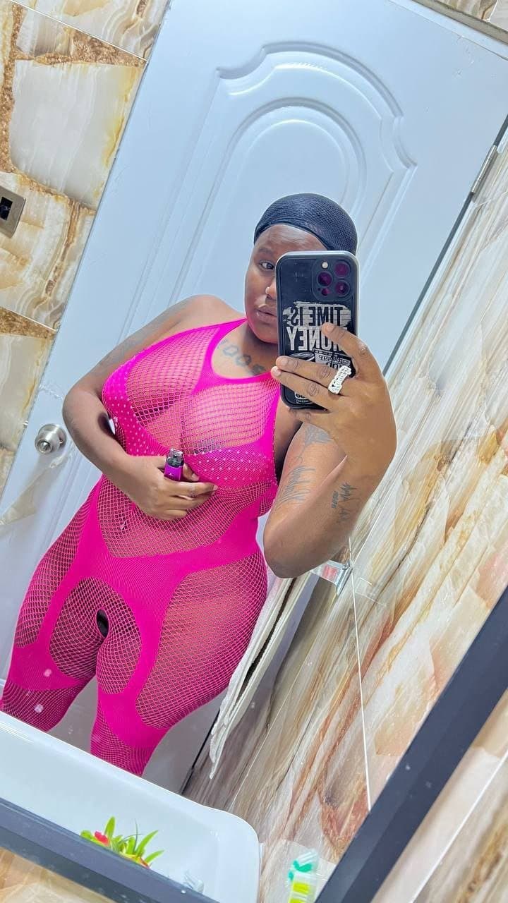 Click to view full size Negra Dominicana ?? Sólo le gusta Mamar y El Sexo Anal Duro???