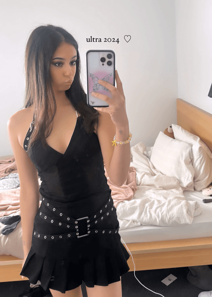 Vanessa R, 20. Spider girl with a fat ass