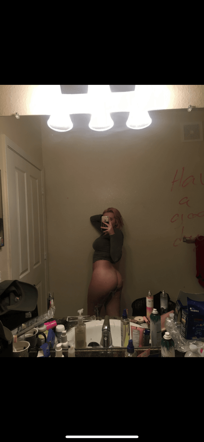 Discord slut didn’t realize she posted her nudes in a public channel