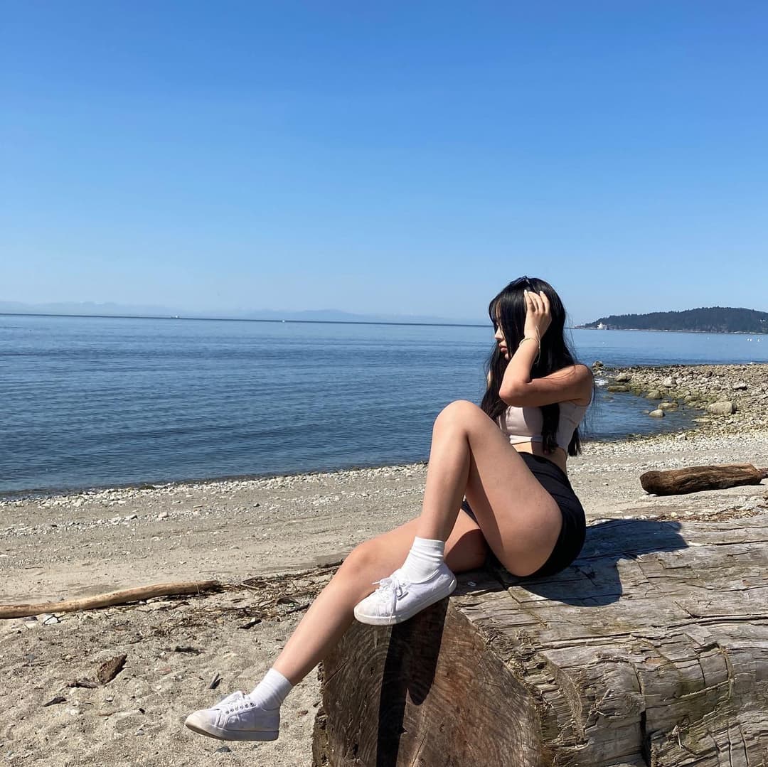 Innocent ABG Asian Teen Gym Girl Leaked Fucking Herself