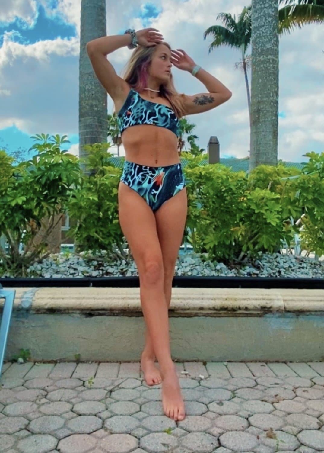 Tight College Cheerleader Melody (Bikini)(Uniform)