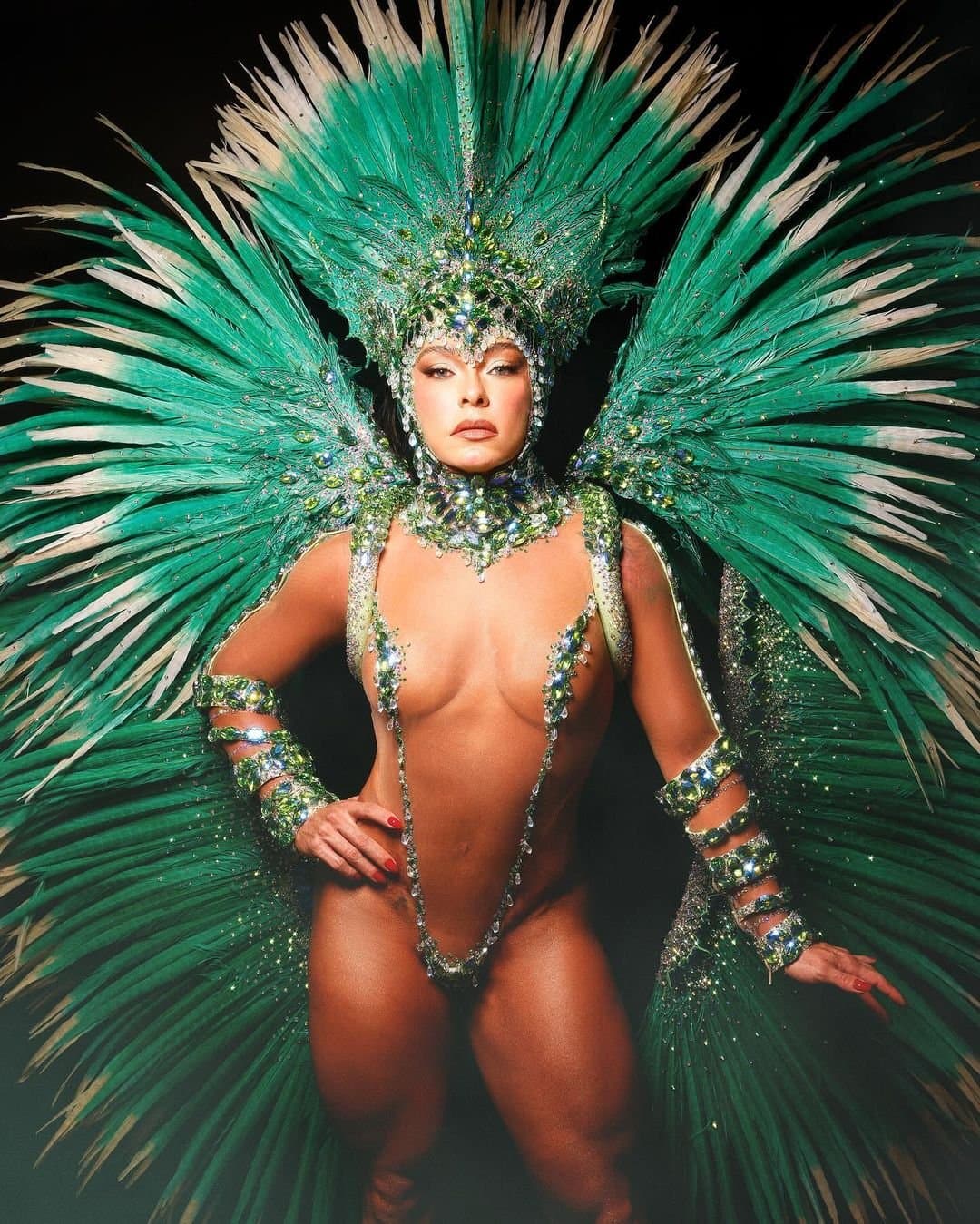 Latina pop icon, anal from BBC bodyguard, cumshot drips into pussy