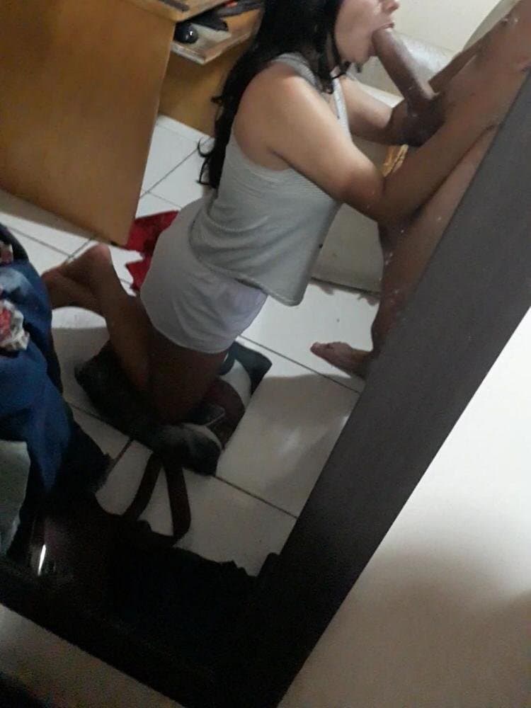 Mãe chupando e dando pro filho/Mom and son (pt-pt