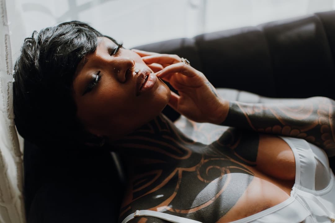 Tatted black beauty boudoir