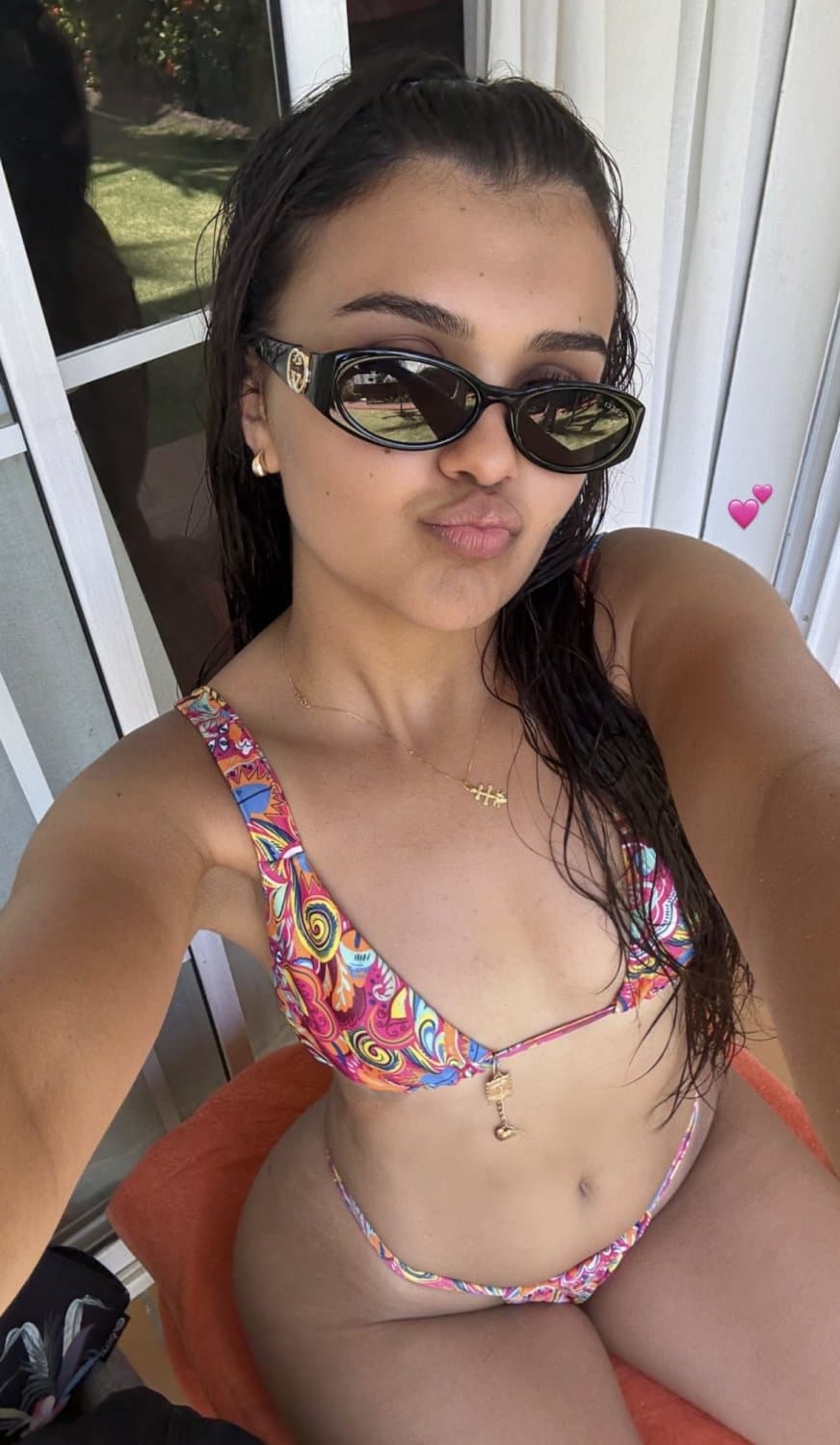 Ainara chinea, una puta ninfomana cuyo único talento es levantar pollas y ser una cerda