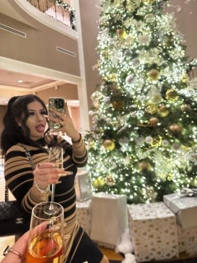 26 year old bust escort Amora that I f yesterday