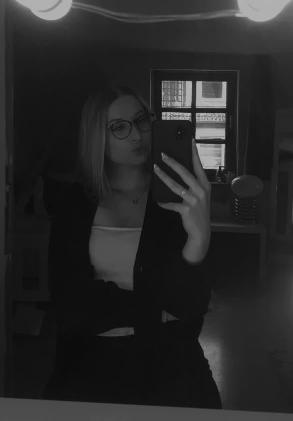 Sexy german webslut Karina