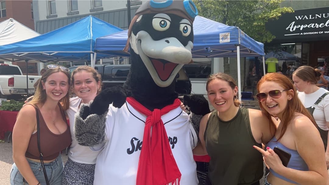 Click to view full size busty college girl Br1dg3t II