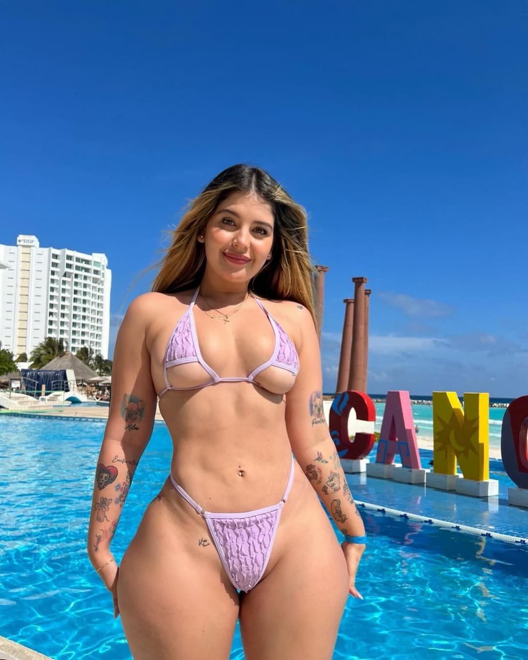 I love Isabella Fat plump ass sm ??