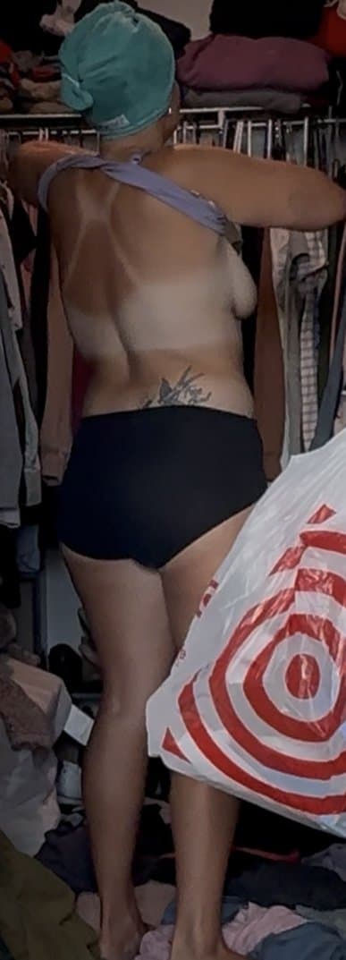 Sexy wife pussy gets fingered