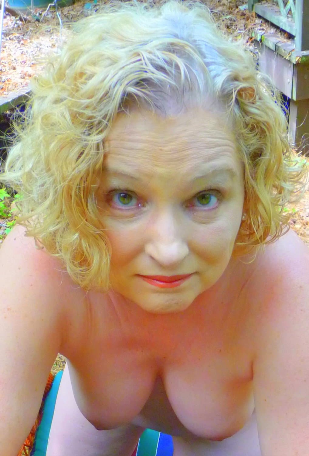 chubby wife naked outside