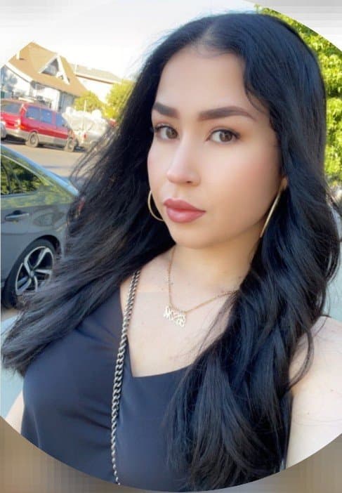 Click to view full size IG: Soy_Isisbm beautiful latina with perky tits and sexy feet