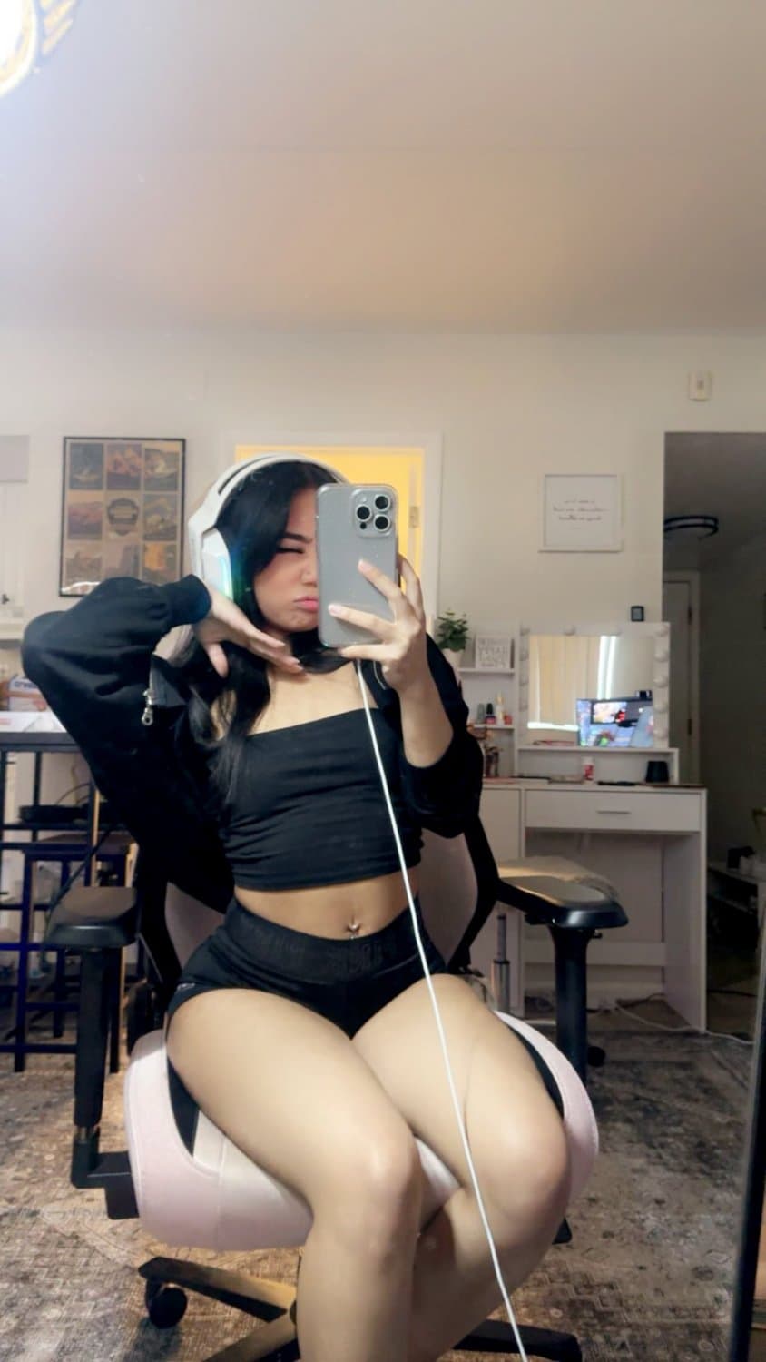 Click to view full size Sexy petite ABG teen Cece