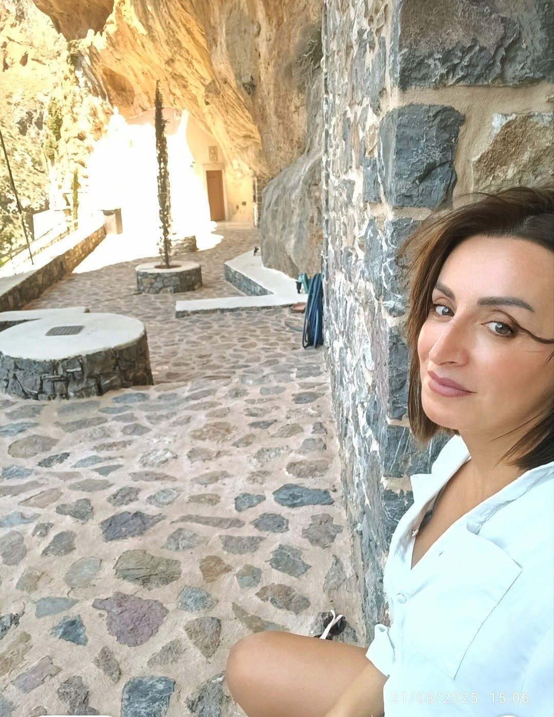 My friends Greek mom I want to fuck her very bad cum on her