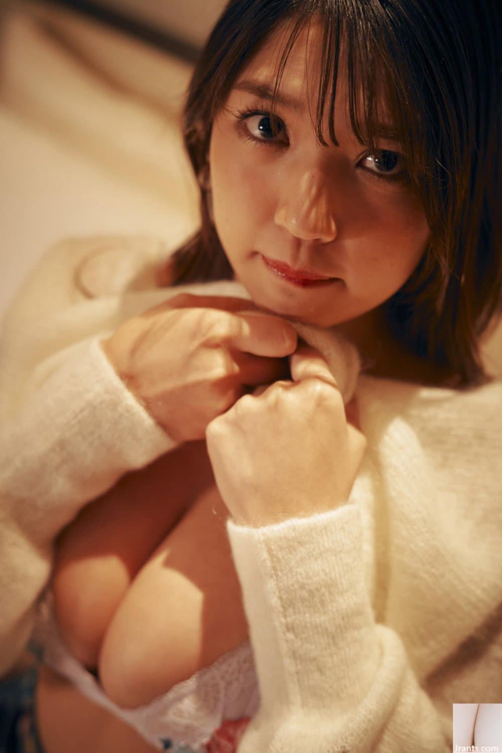 Fujino あおい, Plump beautiful breasts burst out!