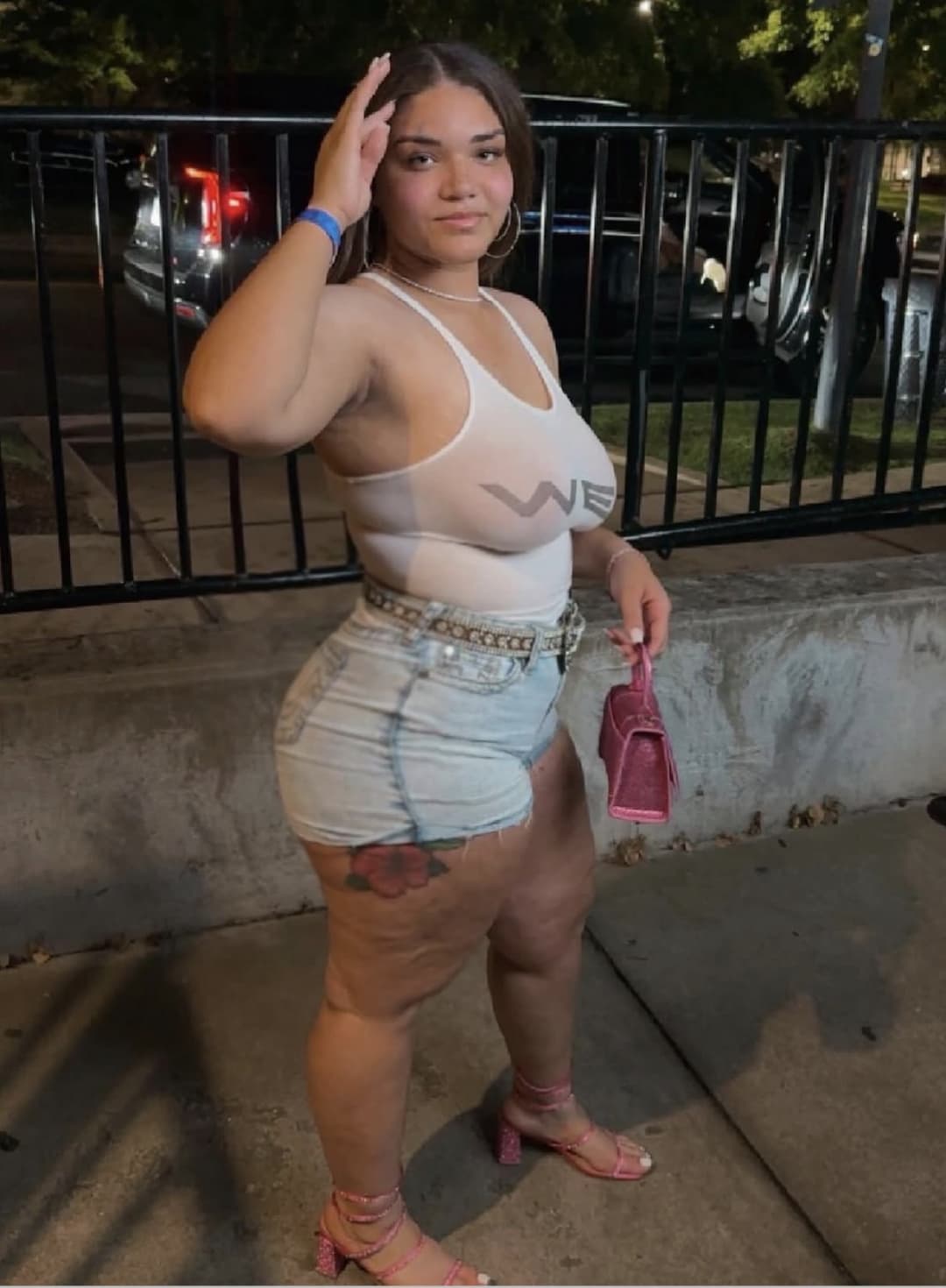 Thick light skin with beautiful eyes an big tits