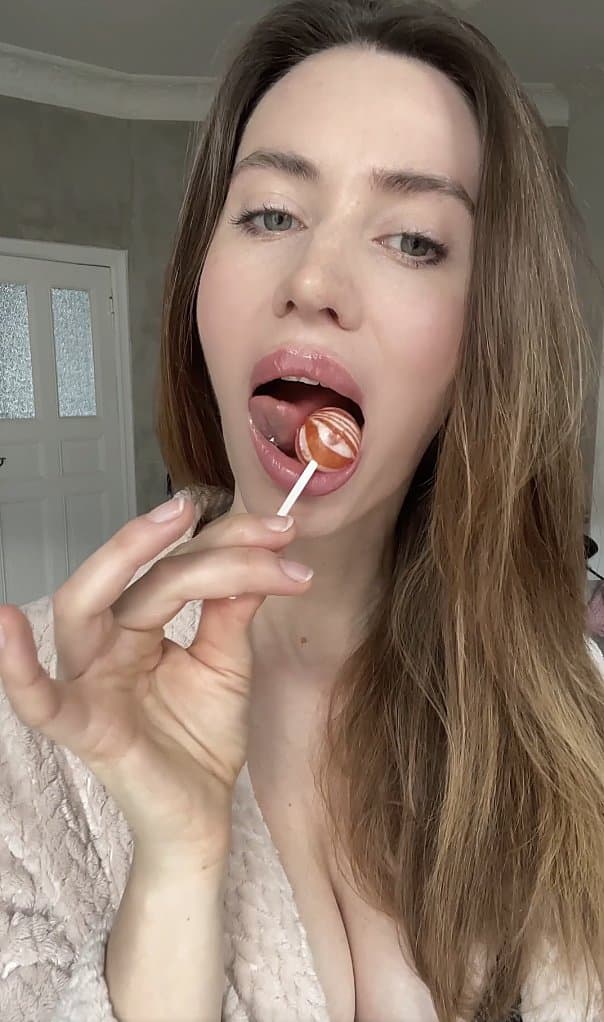 Marie a Lollipop Licker
